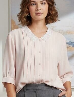 Vintage Cottagecore/Grandmacore Pink Pleated Women's Top with Lace Collar
